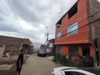 Foto 2 de CASA 3 PISOS EN VENTA 158 M2 HUAYCÁN - ATE