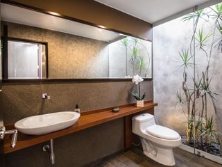 Foto 7 de Venta impresionante y moderna casa en Urb. Rinconada Baja, La Molina