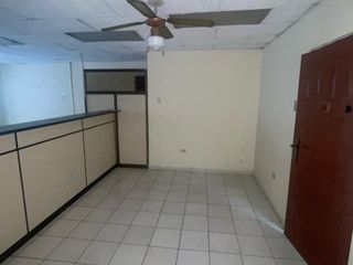 Foto 2 de Se vende oficina comercial en el centro bancario de Guayaquil.