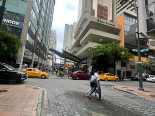 Foto 8 de Se vende oficina comercial en el centro bancario de Guayaquil.