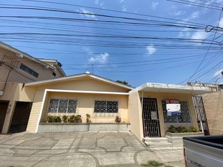 Foto 1 de Venta  Casa + Suite  - Urdesa Central