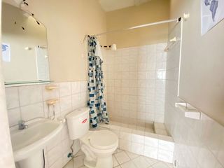 Foto 4 de Venta  Casa + Suite  - Urdesa Central