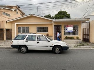 Foto 3 de Venta  Casa + Suite  - Urdesa Central