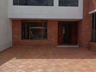 Foto 1 de CASA EN VENTA EN LA ALHAMBRA