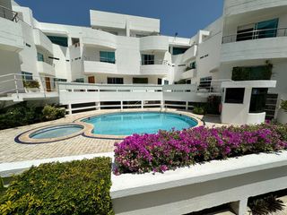 Foto 1 de Casa de conjunto en venta! 4 habitaciones con baño y estudio con medio baño. Conjunto con piscina.