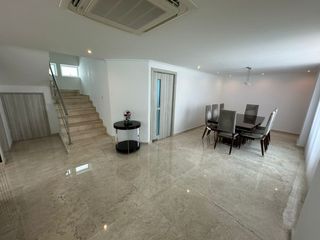 Foto 5 de Casa de conjunto en venta! 4 habitaciones con baño y estudio con medio baño. Conjunto con piscina.