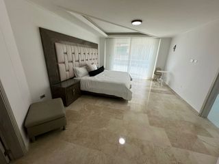 Foto 10 de Casa de conjunto en venta! 4 habitaciones con baño y estudio con medio baño. Conjunto con piscina.