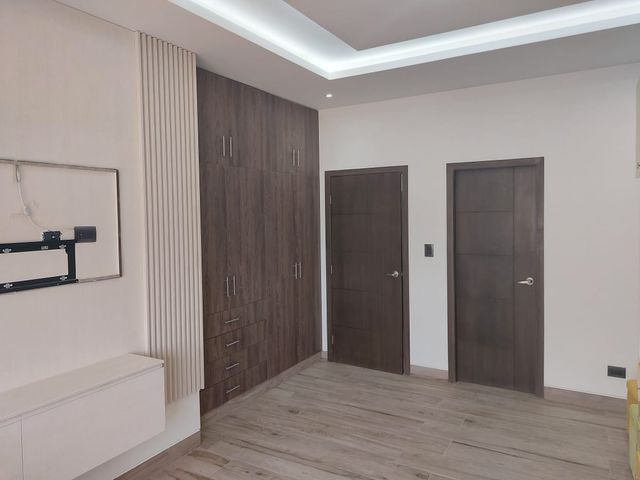 Casa semiamoblada de alquiler en Ciudad Celeste, Samborondón, 5 dormitorios.