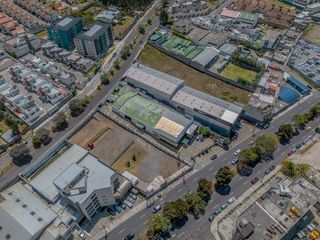 edificio entero en renta para empresa.