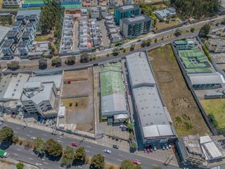 edificio entero en renta para empresa.