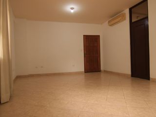 DEPARTAMENTO EN VENTA –PRIMER PISO-  URB.EL CHIPE -PIURA