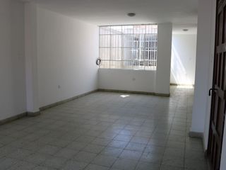 Foto 4 de AMPLIO DEPARTAMENTO EN VENTA EN PLENO CENTRO DE PIURA MAS AZOTEA