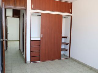 Foto 11 de AMPLIO DEPARTAMENTO EN VENTA EN PLENO CENTRO DE PIURA MAS AZOTEA