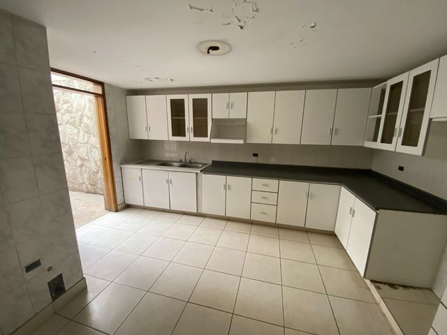 Venta de Casa dentro de Condominio en Santiago de Surco