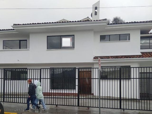 Venta amplia casa