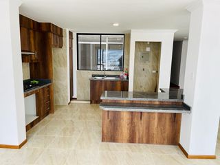 Venta Departamento Remodelado 179 m² en Quito Av Eloy Alfaro