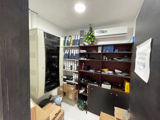 Foto 8 de En venta edificio comercial en Urdenor 1