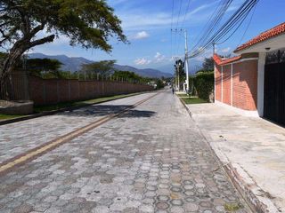 Foto 1 de Venta Terreno Tumbaco Dentro de Urbanización Privada Sector de Hilacryl