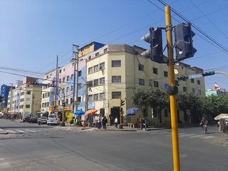 Foto 8 de Vendo Inmueble Urbano a precio de remate en Av Prolongación La Mar - La Victoria a pocas cuadras del Emporio Comercial de Gamarra