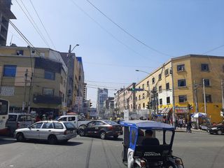 Foto 9 de Vendo Inmueble Urbano a precio de remate en Av Prolongación La Mar - La Victoria a pocas cuadras del Emporio Comercial de Gamarra