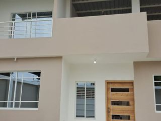 Foto 2 de Casa en venta / Zona norte de Manta