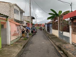 VENDO VILLA AMPLIA en Machala-Sector sur,FL6