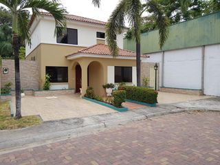 Foto 1 de Casa de venta en Ciudad Celeste