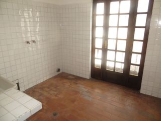 ALQUILO CASA EN CAMACHO  DE 5 DORMIT, 4 BAÑOS, 2 ESTAC, $ 1,800