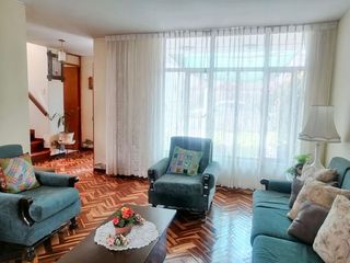 Foto 3 de CASA EN VENTA - A POCAS CUADRAS DEL OVALO QUIÑONES