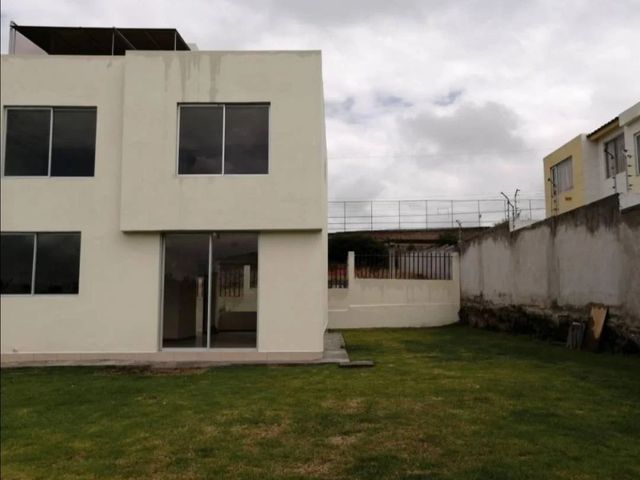 Rento Casa Independiente Dentro de Urbanización en Yaruquí