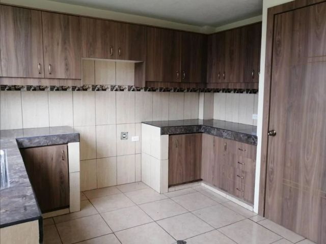 Rento Casa Independiente Dentro de Urbanización en Yaruquí
