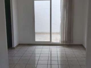 CASA EN VENTA 4 DORMITORIOS CONJUNTO CASALES BUENAVENTURA CALDERÓN QUITO ECUADOR