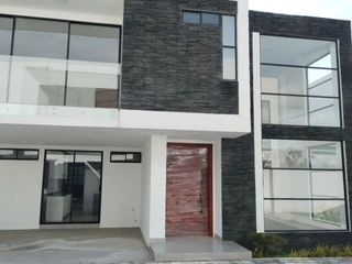 Quito Ecuador Casa en venta Sector Rancho San Francisco Cumbayá Tanda Sin Adosar.