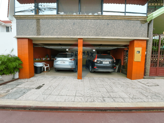 Foto 2 de VENTA CASA CDLA LA FUENTE JUNTO U . CATOLICA