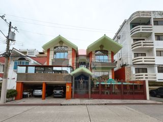 Foto 1 de VENTA CASA CDLA LA FUENTE JUNTO U . CATOLICA