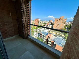 Apartamento en venta en Altos de riomar en Barranquilla de 3 habitaciones pisos de marmol en edificio con planta electrica y fachada de ladrillo