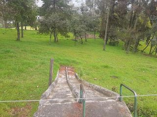 Foto 3 de QUINTA en venta, Amaguaña, 49.533m2, plano, con potreros casa, servicios
