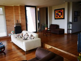 Foto 8 de Venta Amplia Casa con 4 Habitaciones y Cuarto de Servicio: Hermosa Vista