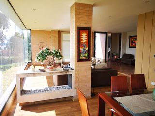 Foto 10 de Venta Amplia Casa con 4 Habitaciones y Cuarto de Servicio: Hermosa Vista