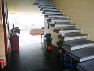 Foto 6 de Venta Amplia Casa con 4 Habitaciones y Cuarto de Servicio: Hermosa Vista