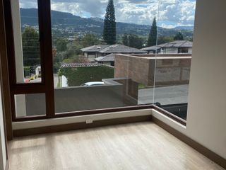 Foto 5 de MODERNAS CASAS A ESTRENAR EN CONJUNTO CUMBAYA (Colegio Menor, Vía Santa Inés)