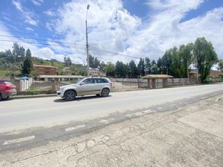 Excelente terreno comercial en alquiler 2.497m2T en la Panamericana Norte, frente al Cuartel Dávalos.