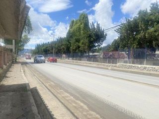 Foto 7 de Excelente terreno comercial en alquiler 2.497m2T en la Panamericana Norte, frente al Cuartel Dávalos.