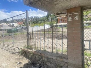 Foto 2 de Excelente terreno comercial en alquiler 2.497m2T en la Panamericana Norte, frente al Cuartel Dávalos.