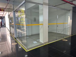 Foto 1 de Venta de Locales Comerciales en Cercado de Lima