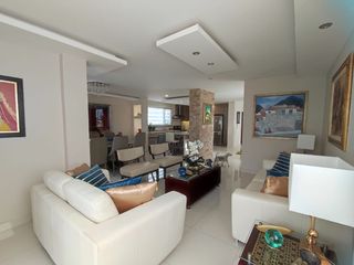 Foto 4 de casa en urbanización de venta en manta zona sur