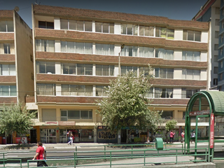 Almacén en arriendo en Av. 6 de Diciembre y Roca, junto a parada de la Ecovía