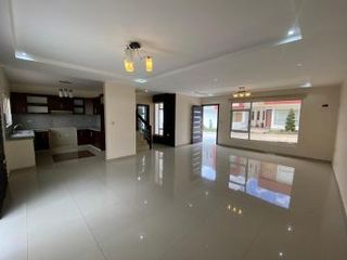 Vendo Casa en Condominio en Ricaurte - Cuenca