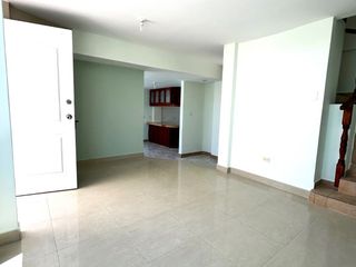 EN VENTA CASA DE 2 PLANTAS EN CONJUNTO SECTOR MARIANITAS - CALDERÓN