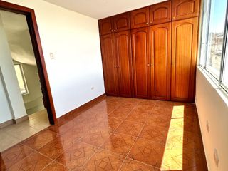 EN VENTA CASA DE 2 PLANTAS EN CONJUNTO SECTOR MARIANITAS - CALDERÓN